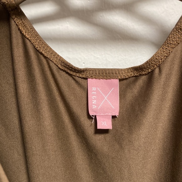 Regna Top - Picture 4 of 8